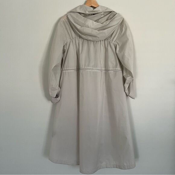 Lululemon Smooth Departure Windbreaker Long Jacket in Light Chrome, Size 4 - Picture 3 of 12